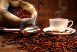 FreeGreatPicture.com 16842 coffee and coffee beans close up