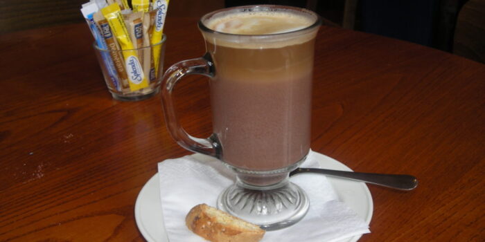 5 pasos para hacer el mejor café con leche con la cafetera Moka Italiana |  Voy por un café