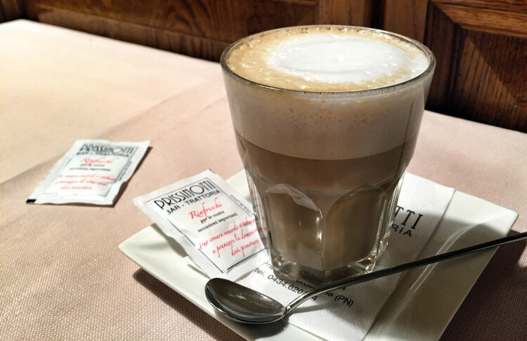 Luxe Adventure Traveler Caffe Latte 1
